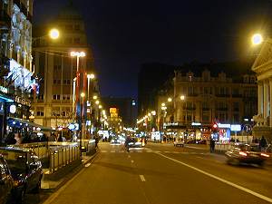 Boulevard Anspach at night - click to enlarge - anklicken zum Vergrößern, mit ALT+F4 wieder schliessen