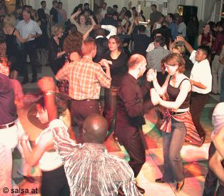 Salsa in der Redoute in Bonn - anklicken zum Vergrößern - click to enlarge