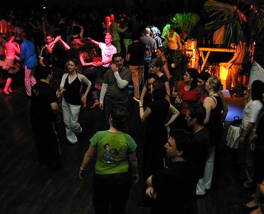 Salsa in Bonn: Mundo Caribeno im Brückenforum (hier: Salsa-Marathon-Party
