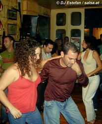 Salsa in Malaga - bailando Salsa (click to enlarge)