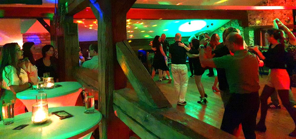 Salsa im Taferngasthof Augenblick Nussdorf bei Traustein