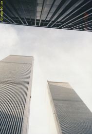 Das WTC (World Trade Center) das mit ber 400 einst grte Gebude der Welt; anklicken zum Vergrern - click to enlarge