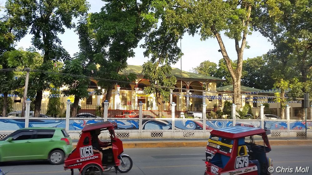 eine Strasse in Tagbilaran