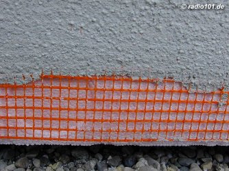 Netz über Styropor bzw. Styrodur-Dämmplatten, verputzt